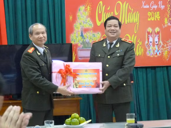 Nỗ lực hết mình để nhân dân đón tết an vui ảnh 5