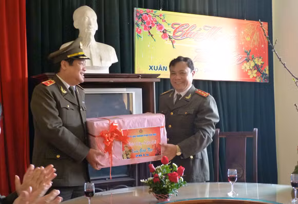 Nỗ lực hết mình để nhân dân đón tết an vui ảnh 1