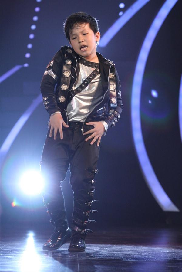 Nguyễn Đặng Đăng Khoa được Thúy Hạnh đặt cho cái tên dễ thương "Michael Khoa" Nguyễn Đặng Đăng Khoa được Thúy Hạnh đặt cho cái tên dễ thương "Michael Khoa"