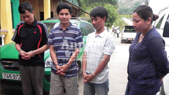 Các đối tượng bị lực lượng chức năng bắt giữ Các đối tượng bị lực lượng chức năng bắt giữ