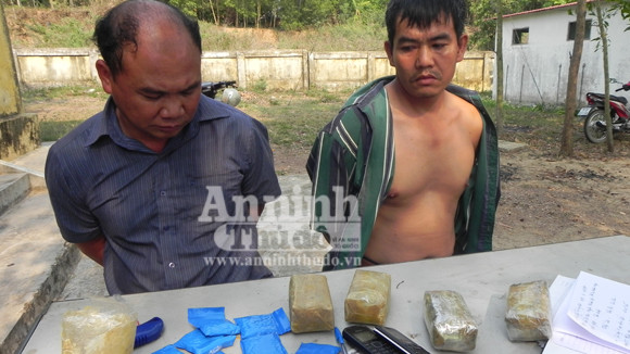 Bắt giữ 2 đối tượng vận chuyển 10.000 viên ma tuý tổng hợp ảnh 1