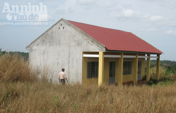 Phòng học xây xong bỏ hoang lãng phí 230,6 triệu đồng