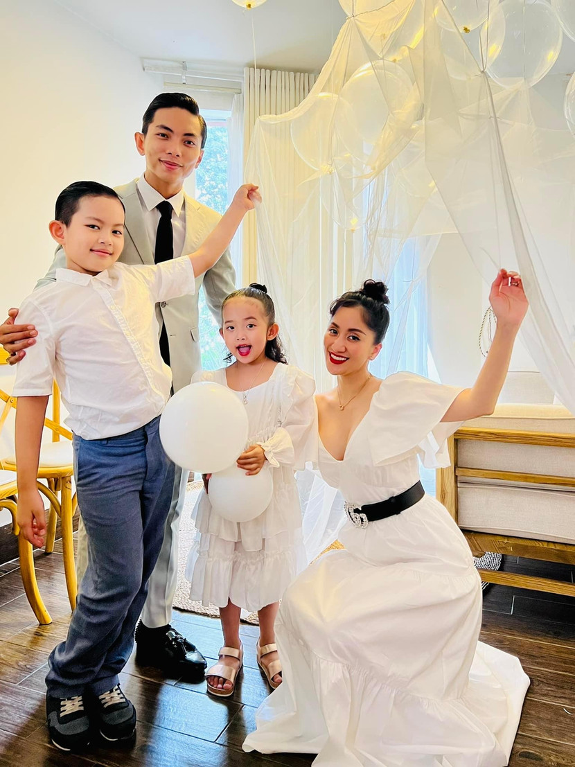 Dù đã chung sống với nhau 13 năm và có 2 con, song Khánh Thi và Phan Hiển tới giờ mới quyết định tổ chức đám cưới