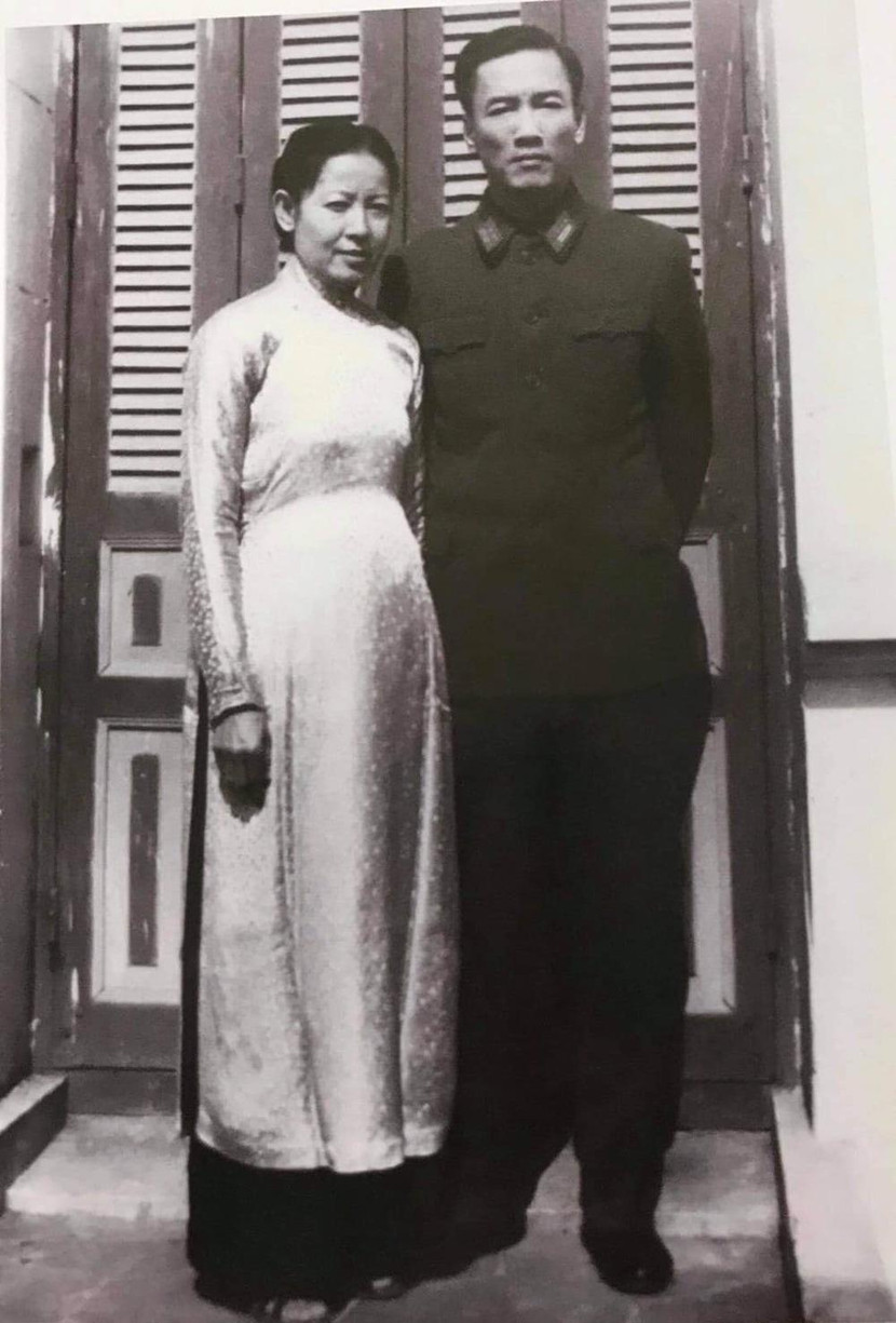 Ông nội và bà nội của Hà Kiều Anh