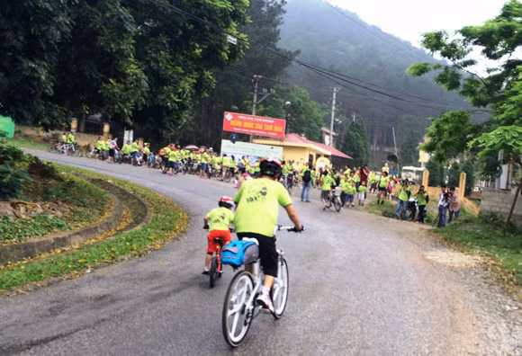 Đạp xe 132km kêu gọi bảo vệ loài gấu ảnh 5