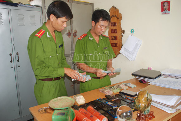 Triệt xóa sới gà lớn, bắt giữ 31 đối tượng ảnh 1