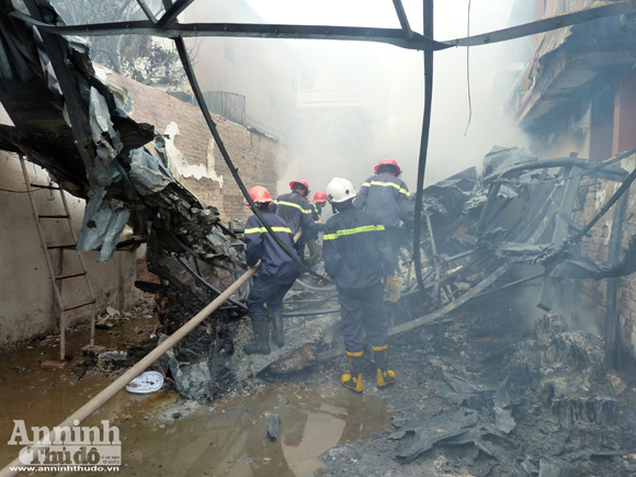 Cuộc chiến với "bà hỏa" trong vụ cháy xưởng sơn ảnh 12
