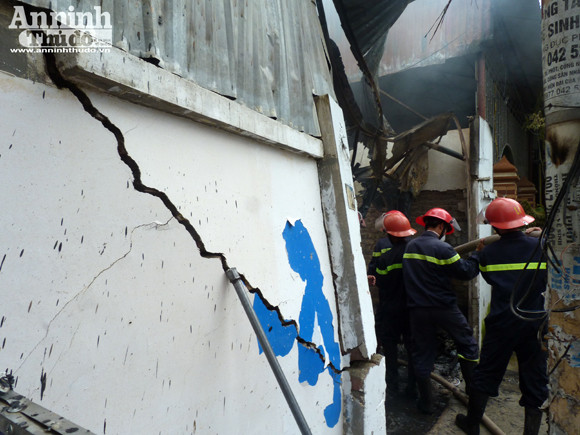 Cuộc chiến với "bà hỏa" trong vụ cháy xưởng sơn ảnh 14