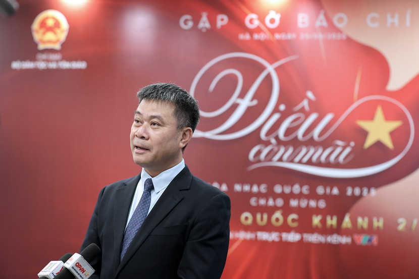 Ông Nguyễn Văn Bá - Tổng Biên tập báo VietNamNet Ông Nguyễn Văn Bá - Tổng Biên tập báo VietNamNet