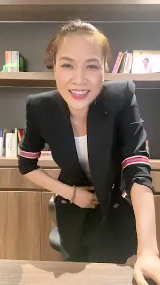 Mỹ Tâm trong buổi "livestream" để "đập tan" tin đồn bầu bí. Mỹ Tâm trong buổi "livestream" để "đập tan" tin đồn bầu bí.
