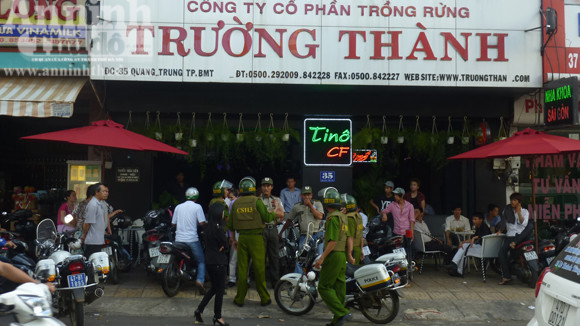  Xô xát trong đại hội cổ đông... vì đến trễ ảnh 1