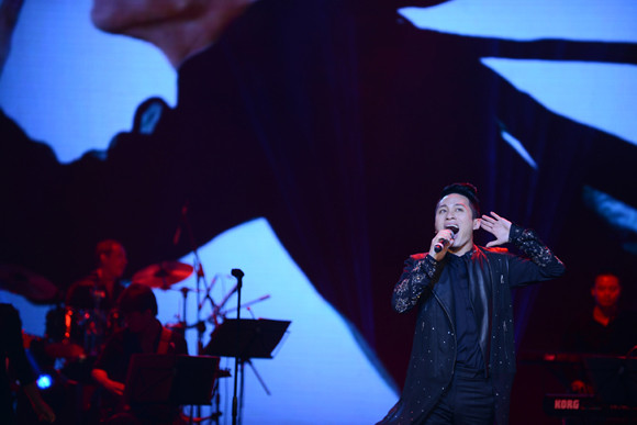 "Chiếc khăn piêu" vươn lên dẫn đầu Bảng xếp hạng ảnh 1