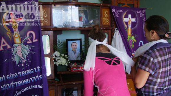 Đau đớn cảnh cha con cầm dao giết nhau ảnh 3