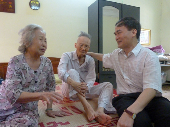 Lãnh đạo CATP Hà Nội thăm hỏi các đồng chí Công an lão thành ảnh 1 Lãnh đạo CATP Hà Nội thăm hỏi các đồng chí Công an lão thành ảnh 1