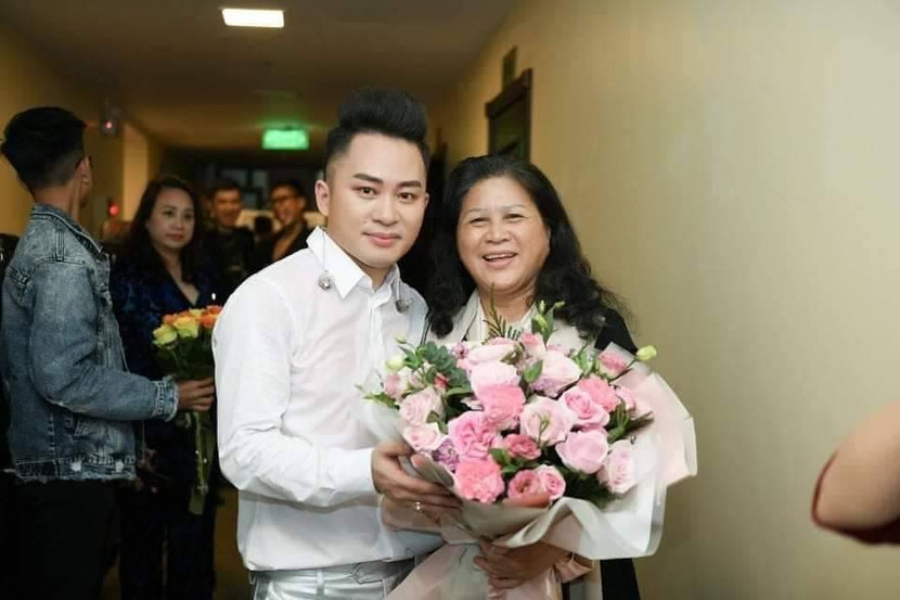 Tùng Dương và người bác ruột mà anh vẫn xem như mẹ nuôi