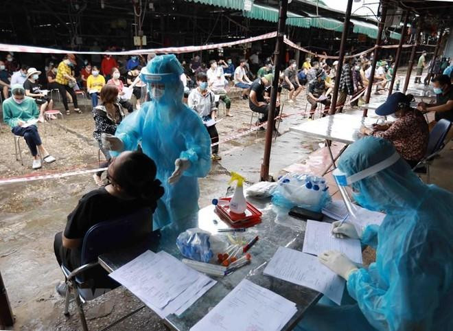 Chiến dịch “thần tốc” tiêm vaccine phòng Covid-19 cho 100% người dân Hà Nội Chiến dịch “thần tốc” tiêm vaccine phòng Covid-19 cho 100% người dân Hà Nội