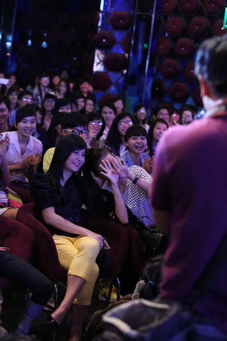 Trấn Thành bị fan "ép" giới thiệu bạn gái hotgirl ảnh 4