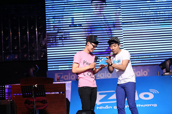 Trấn Thành bị fan "ép" giới thiệu bạn gái hotgirl ảnh 10