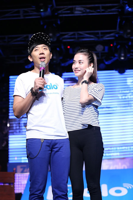 Trấn Thành bị fan "ép" giới thiệu bạn gái hotgirl ảnh 6