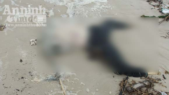 Phát hiện xác chết không đầu trên bãi biển ảnh 1