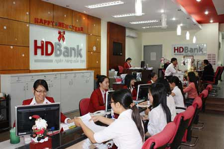 Vi phạm trần lãi suất, HDBank bị phạt nặng ảnh 1
