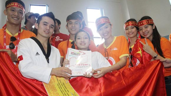Câu chuyện sau tấm HCV đầu tiên của thể thao Việt Nam ảnh 1