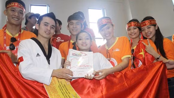 Câu chuyện sau tấm HCV đầu tiên của thể thao Việt Nam ảnh 1