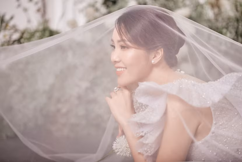 Ngoài công việc ở VTV, hiện tại Thụy Vân cũng đang tất bật với vai trò giám khảo cuộc thi "Hoa hậu Việt Nam 2020". Cuộc thi này đang đi đến vòng chung kết với sự tham gia tranh tài của 35 cô gái xinh đẹp. Thụy Vân và ban tổ chức đang tiếp tục lựa chọn cô gái xứng đáng nhất để đoạt ngôi vị hoa hậu.