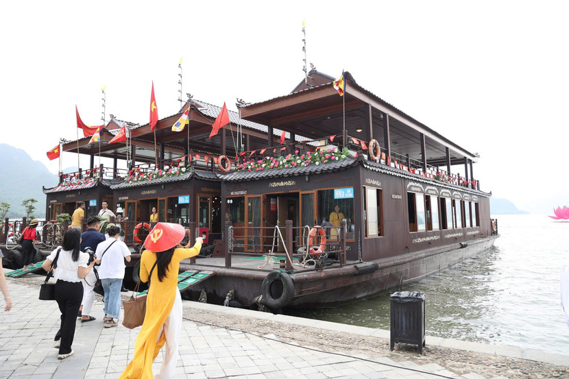 Quần thể danh thắng Tam Chúc, Hà Nam sẽ đóng vai trò điểm nhấn quan trọng trong chuỗi du lịch liên kết bền vững Hà Nam - Ninh Bình - Nam Định Quần thể danh thắng Tam Chúc, Hà Nam sẽ đóng vai trò điểm nhấn quan trọng trong chuỗi du lịch liên kết bền vững Hà Nam - Ninh Bình - Nam Định