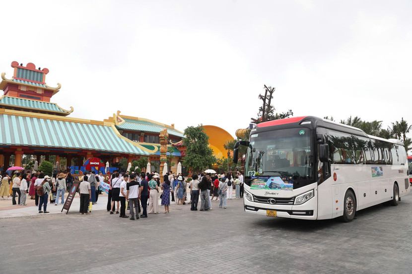 Công viên nước Sun World Ha Nam, cách thủ đô Hà Nội 50km và trung tâm thành phố Phủ Lý chỉ 3km, tọa lạc trong khu đô thị Sun Urban City vừa chính thức đi vào hoạt động, kỳ vọng góp phần thúc đẩy du lịch tỉnh Công viên nước Sun World Ha Nam, cách thủ đô Hà Nội 50km và trung tâm thành phố Phủ Lý chỉ 3km, tọa lạc trong khu đô thị Sun Urban City vừa chính thức đi vào hoạt động, kỳ vọng góp phần thúc đẩy du lịch tỉnh