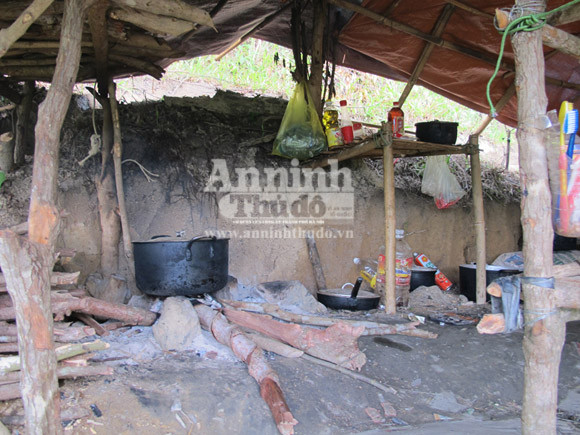 "Đột kích” bãi vàng trên đỉnh Cư Kuin ảnh 5