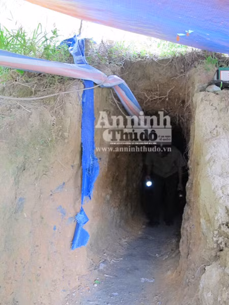 "Đột kích” bãi vàng trên đỉnh Cư Kuin ảnh 3