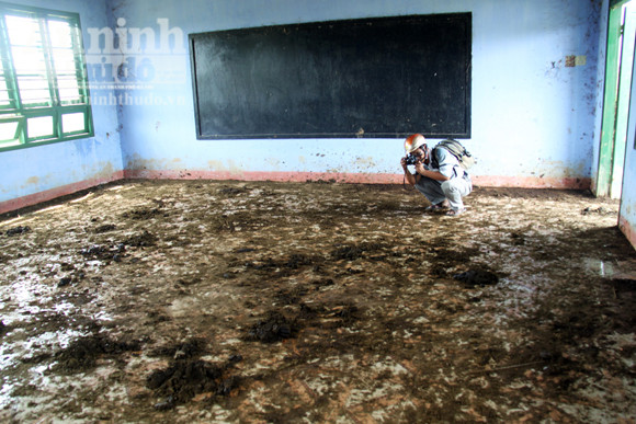 Khu tái định cư tiền tỉ… bị “bỏ hoang”: Phòng học thành nơi nhốt bò ảnh 2