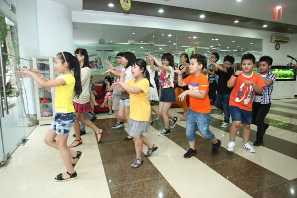 "Đột nhập" hậu trường thí sinh Giọng hát Việt nhí ảnh 1