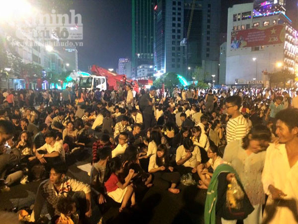 Cả nước hân hoan đón mừng năm mới Bính Thân 2016 ảnh 64