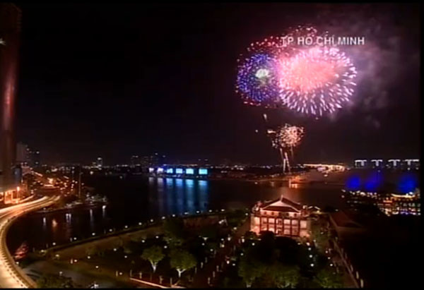 Cả nước hân hoan đón mừng năm mới Bính Thân 2016 ảnh 28