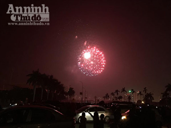 Cả nước hân hoan đón mừng năm mới Bính Thân 2016 ảnh 27