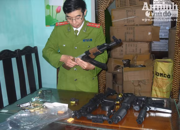 Thu giữ hơn 1.500 khẩu súng đồ chơi giống y thật ảnh 4