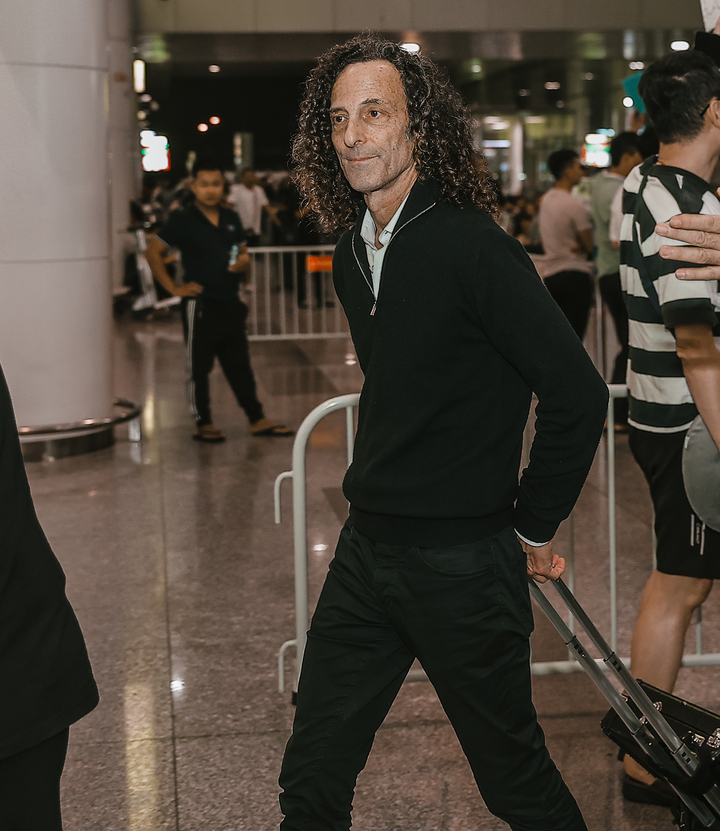 Kenny tại sân bay Nội Bài vào tối ngày 12-11-2023