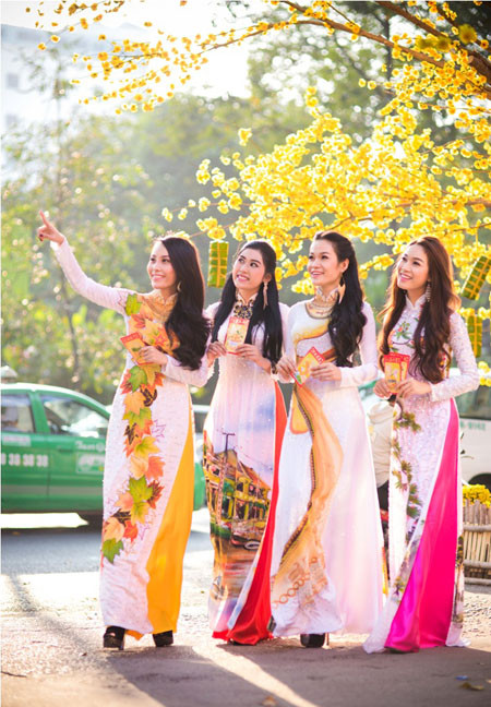 Người đẹp Việt rạng rỡ khoe sắc trong tà áo dài truyền thống ảnh 1