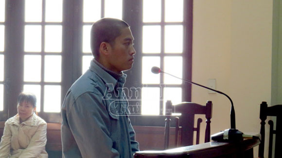 Thầy giáo "điên tình" rút súng đe dọa học trò ảnh 1