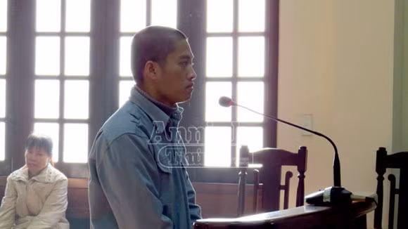 Thầy giáo "điên tình" rút súng đe dọa học trò ảnh 1