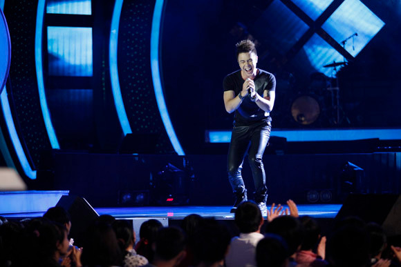 Đông Hùng bất ngờ lọt top nguy hiểm, Anh Quân chia tay Vietnam Idol ảnh 3