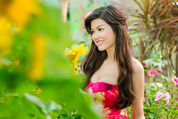 Oanh Yến rực rỡ dưới nắng xuân ảnh 4