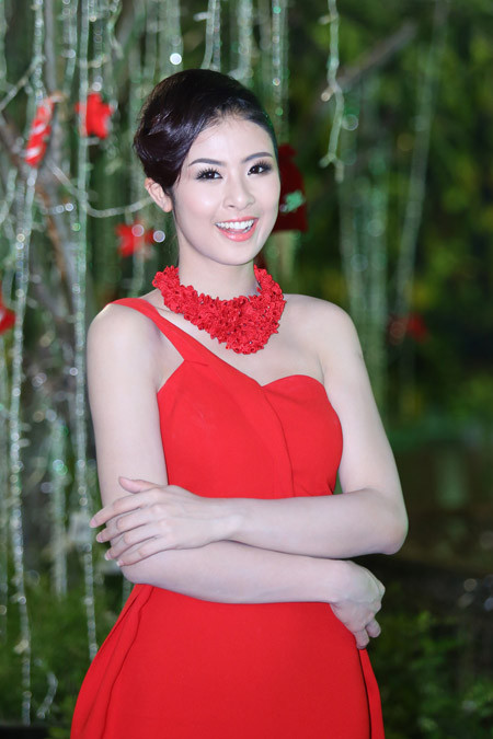 Ngọc Hân, Kim Dung kiêu sa trong sắc đỏ ảnh 5 Ngọc Hân, Kim Dung kiêu sa trong sắc đỏ ảnh 5