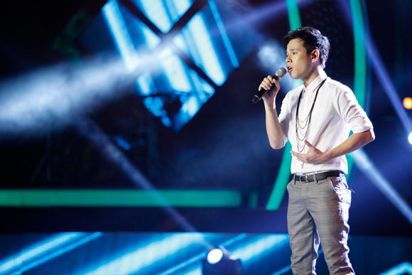 Đông Hùng bất ngờ lọt top nguy hiểm, Anh Quân chia tay Vietnam Idol ảnh 8