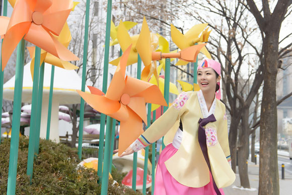 Hoa hậu Ngọc Hân hoá thân thành… công chúa Hàn Quốc ảnh 7