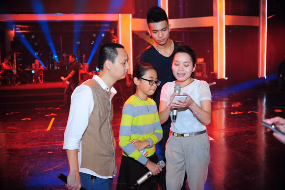 Phương Mỹ Chi "đối đầu" với Đoàn Thùy Trang trên sân khấu The Voice ảnh 1