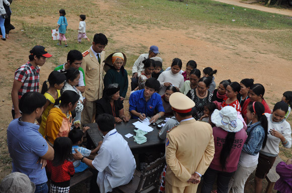 Tết hướng về người dân vùng lũ ảnh 3