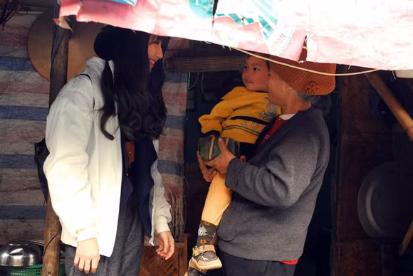 Trúc Diễm, Minh Béo gói bánh chưng, bánh tét tặng người nghèo ảnh 20